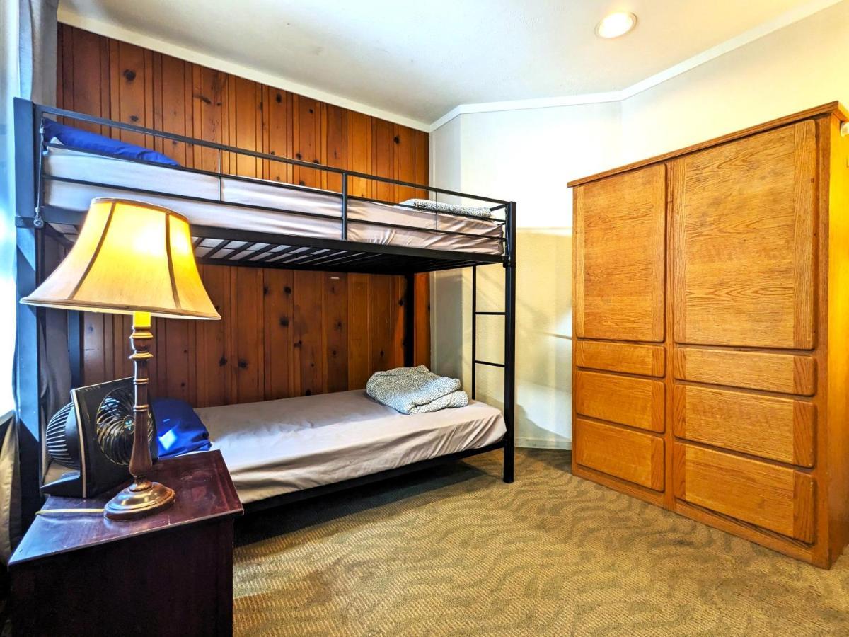 Bunk & Brew Historic Lucas House - Hostel Bend Dış mekan fotoğraf