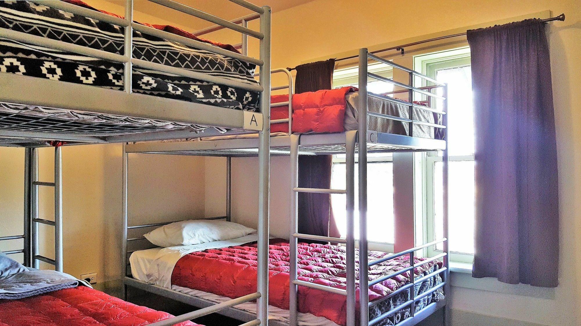 Bunk & Brew Historic Lucas House - Hostel Bend Dış mekan fotoğraf